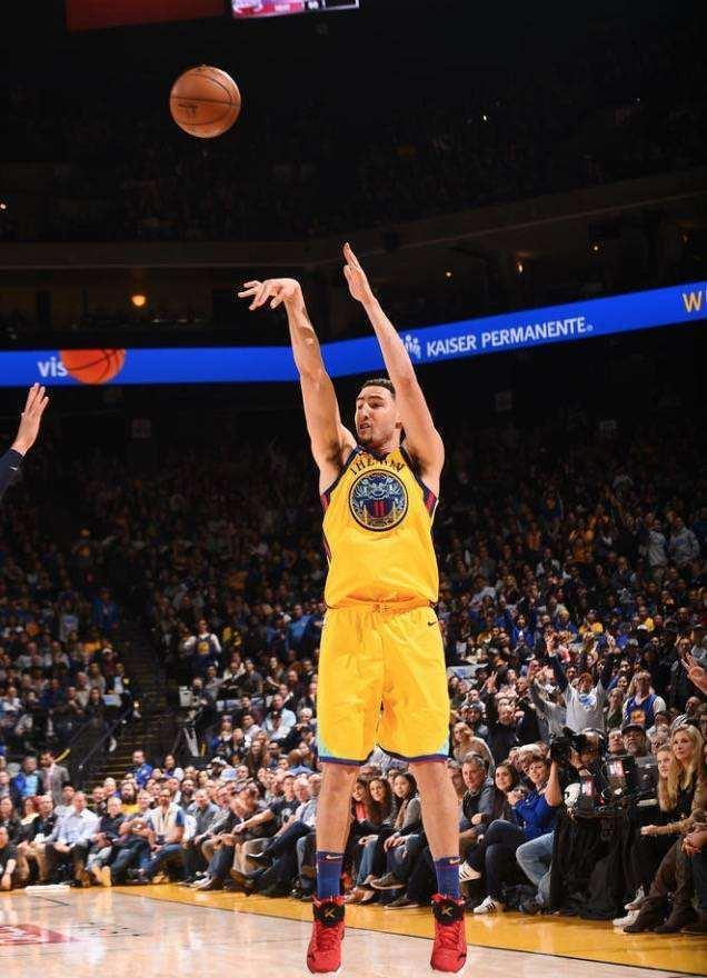 今日nba2013总决赛第六场最后时刻观众走了-英雄联盟s15